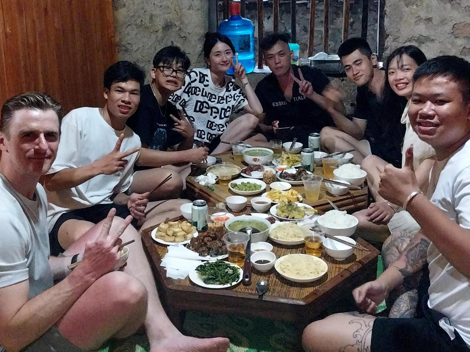 Trieu Hoan Homestay Каобанг Экстерьер фото