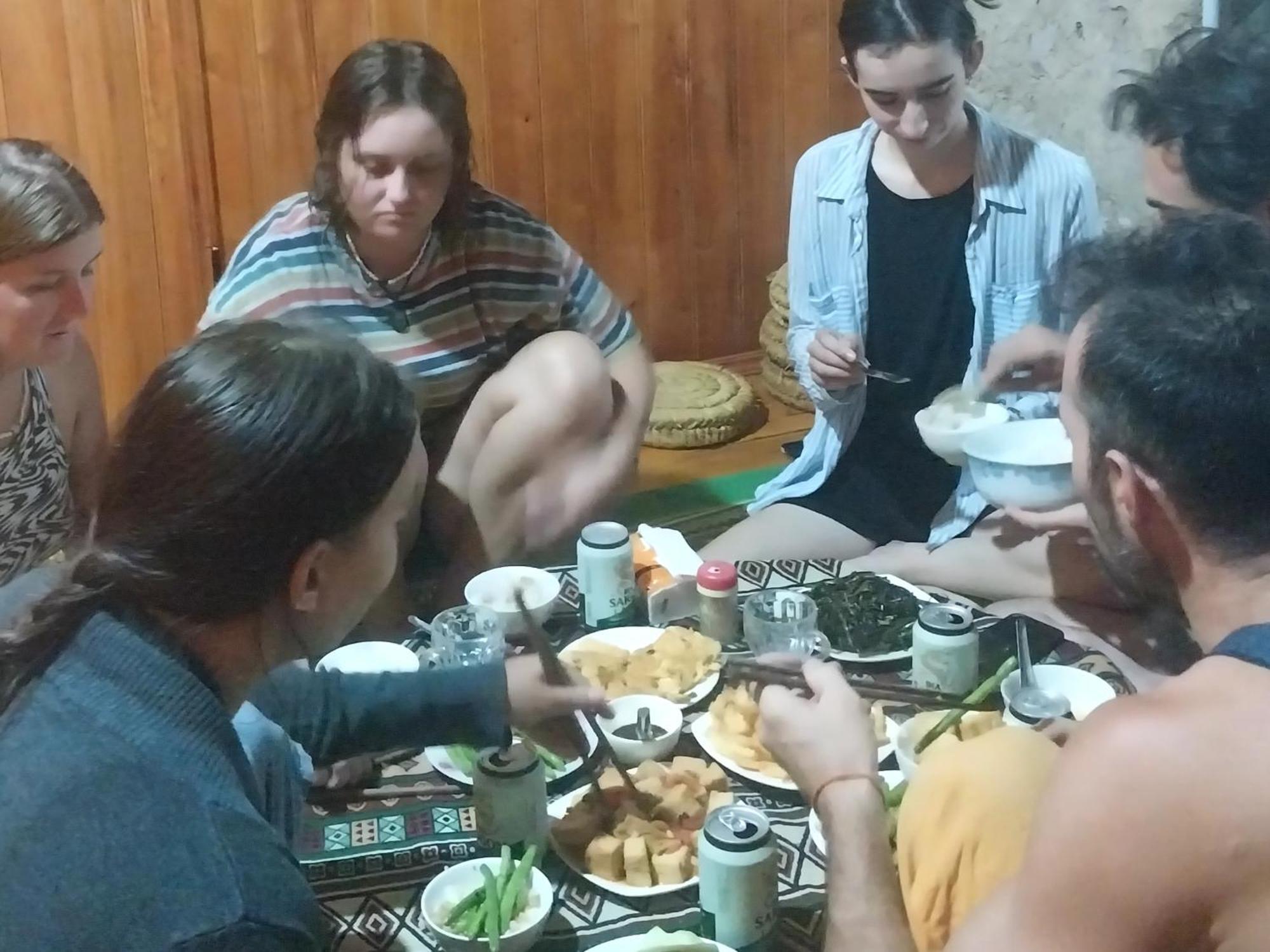 Trieu Hoan Homestay Каобанг Экстерьер фото