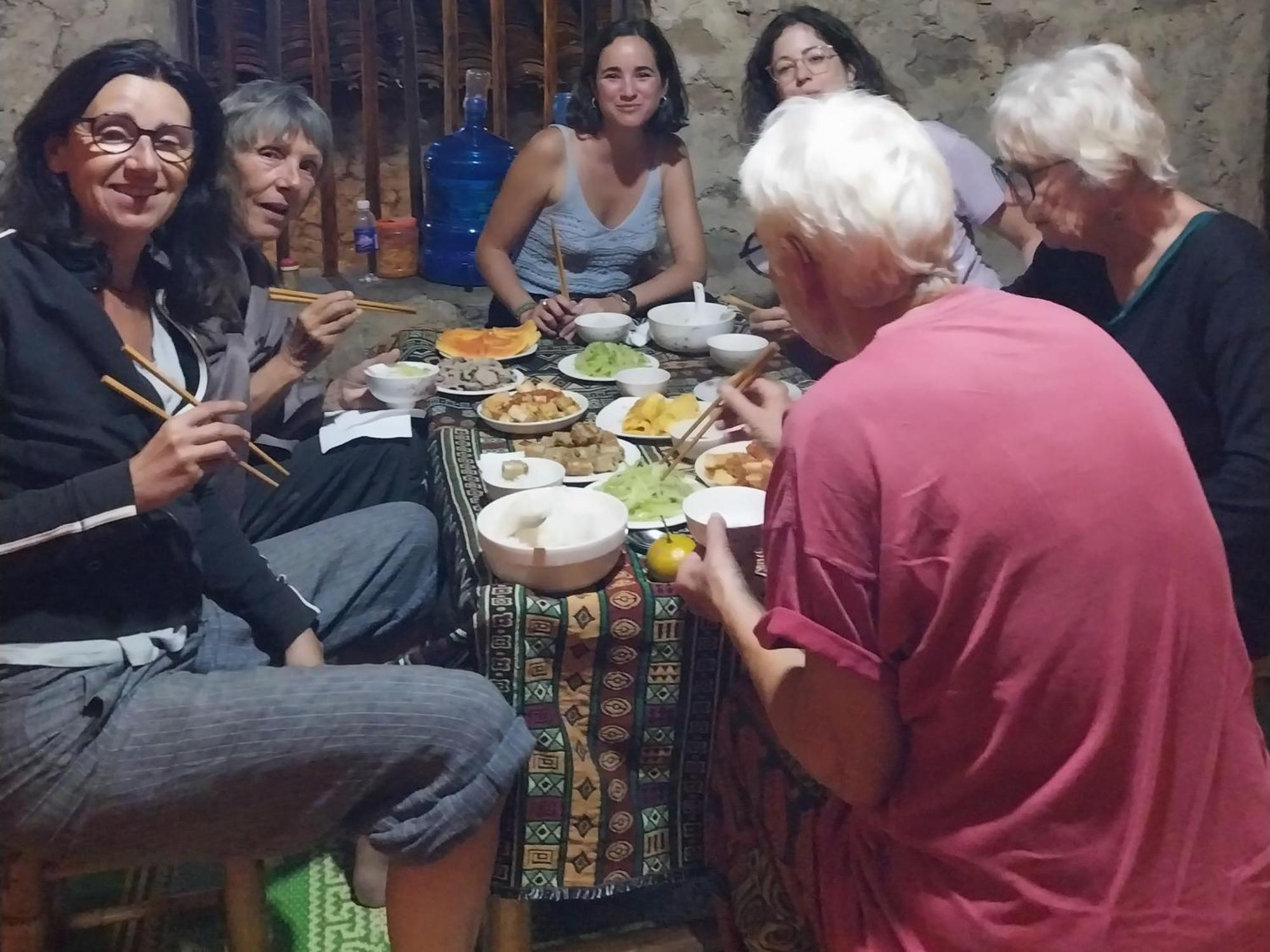 Trieu Hoan Homestay Каобанг Экстерьер фото